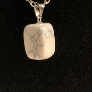 Chic White Pendant Necklace